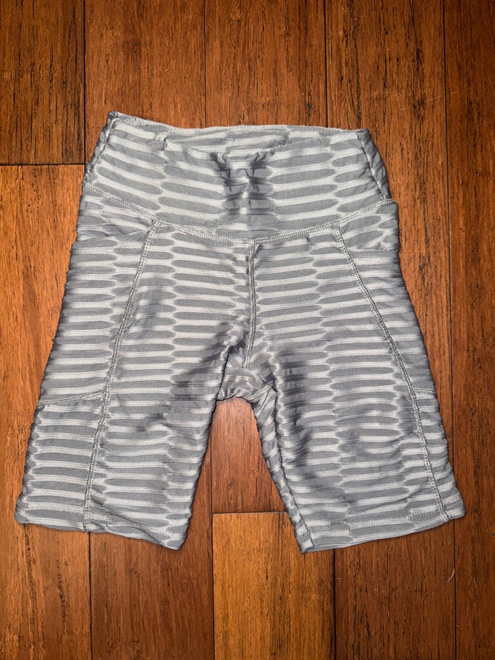 Nine West Active Gray Textured Biker Shorts M